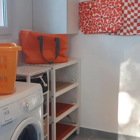 Clementine - Gai Et Familial, Climatise, Rc De Maison, A 80m De La - Boulouris-sur-mer 아파트