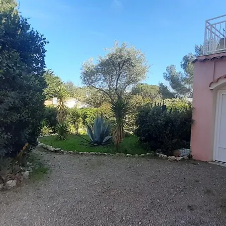 Clementine - Gai Et Familial, Climatise, Rc De Maison, A 80m De La - Boulouris-sur-mer Apartment *