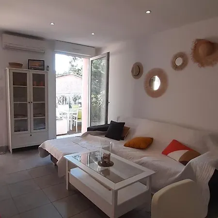 Apartment Clementine - Gai Et Familial, Climatise, Rc De Maison, A 80m De La - Boulouris-sur-mer
