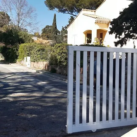 Apartment Clementine - Gai Et Familial, Climatise, Rc De Maison, A 80m De La - Boulouris-sur-mer Saint-Raphael (Var)